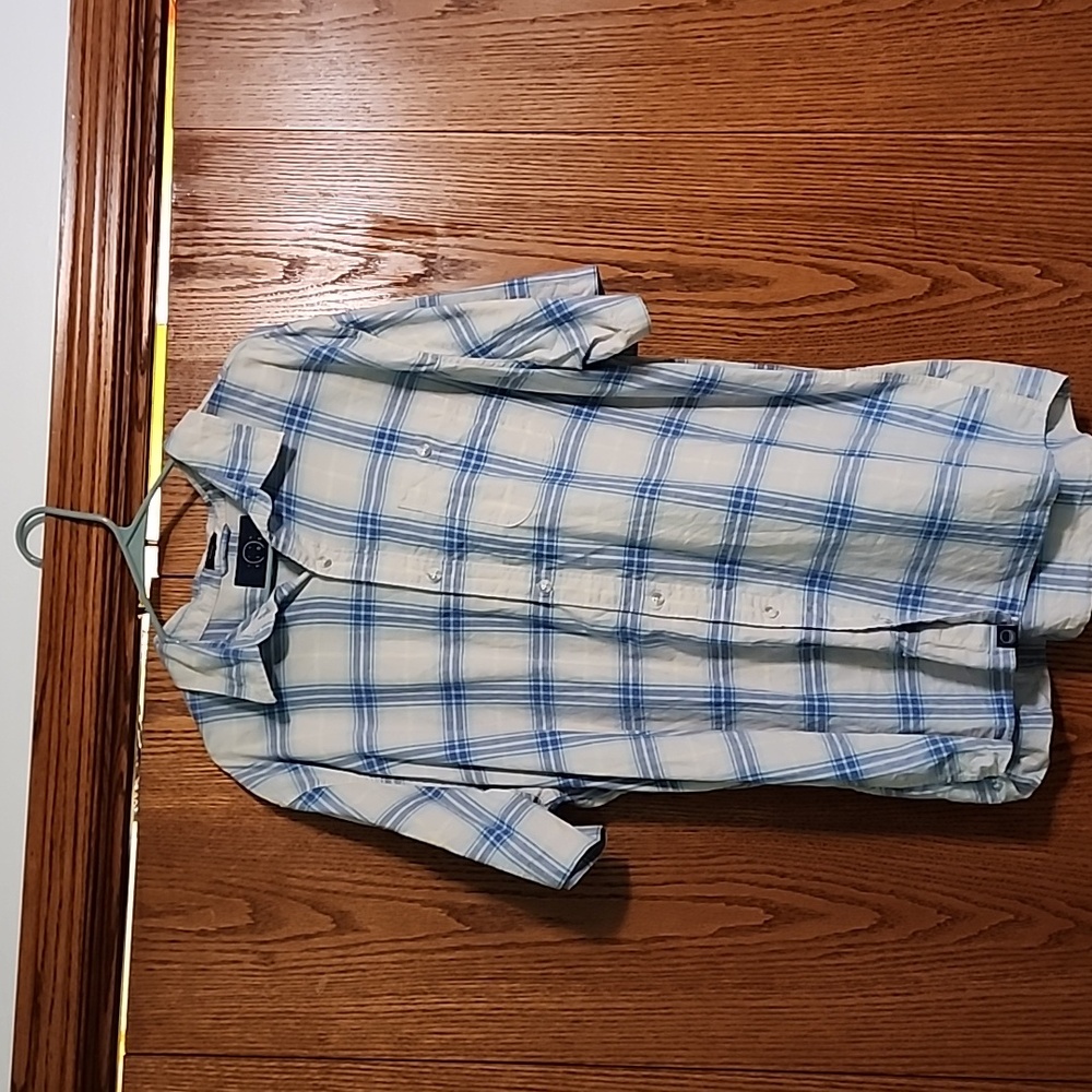 Short sleeve casual button down shirt, size XXL, light blue